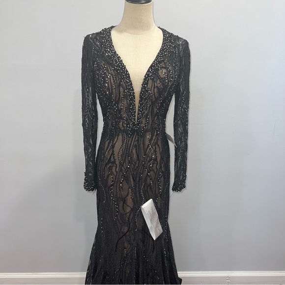 MAC DUGGAL Black Beaded Zippered Sheer Lined Long Sleeve V Neck Mermaid Gown - Picture 8 of 17